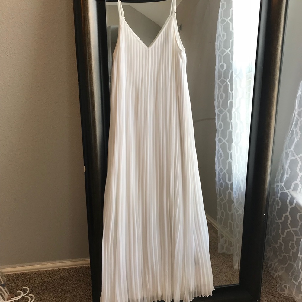 Beautiful maxi dress from Express. Wore once